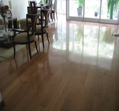 Parquet con acabado brillante